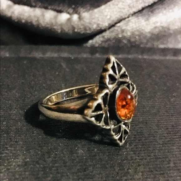 Ring - Picture 3 of 4